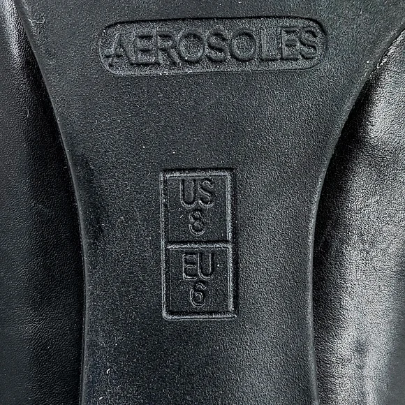 AEROSOLES Black Leather Mary Jane Buckle Heels Size 8 Topstitcing - Picture 9 of 9